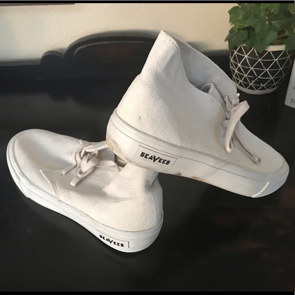 Woman’s Size 9 SeaVees White/Cream